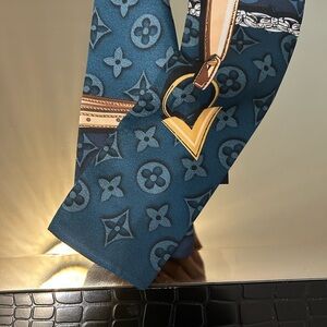 Louis Vuitton Teal and Gold Monogram Scarf